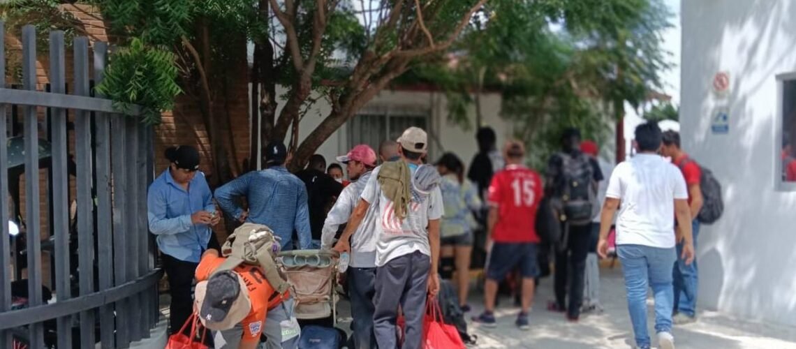 Éxodo migrante arriba a Oaxaca; se dirigen al centro del país
