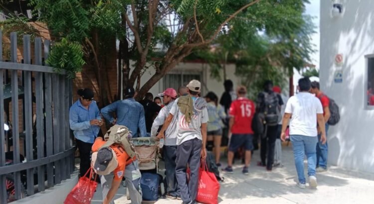 Éxodo migrante arriba a Oaxaca; se dirigen al centro del país