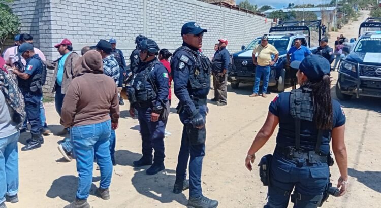 Acusan a la Secretaría del Bienestar de invadir predio particular para construir una cancha en Tlacolula, Oaxaca