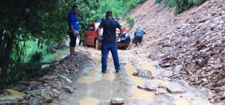 Incomunicados alrededor de 8 mil pobladores de la sierra Zapoteca-Mixe de Oaxaca por deslaves
