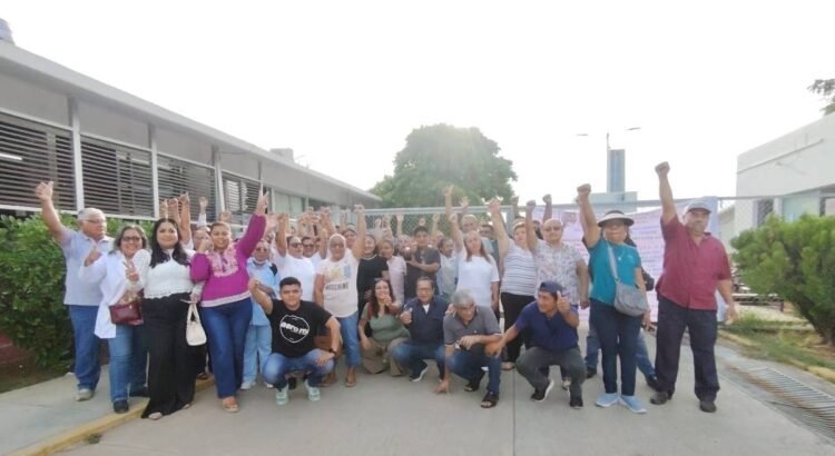 Trabajadores del ISSSTE en Oaxaca reanudan protestas por contratos irregulares de personal