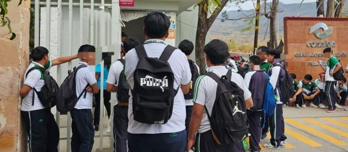 Investigan intoxicación de estudiantes del Conalep en Huajolotitlán, Oaxaca