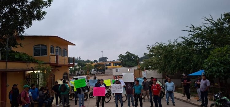 Convocan a no comprar boletos para viajar en el Tren Interoceánico por adeudos con trabajadores