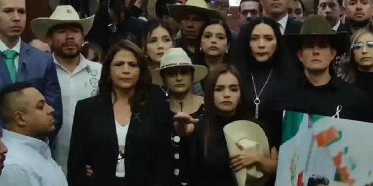 Rinde protesta Grecia Quiroz como nueva alcaldesa de Uruapan Rinde protesta Grecia Quiroz como nueva alcaldesa de Uruapan