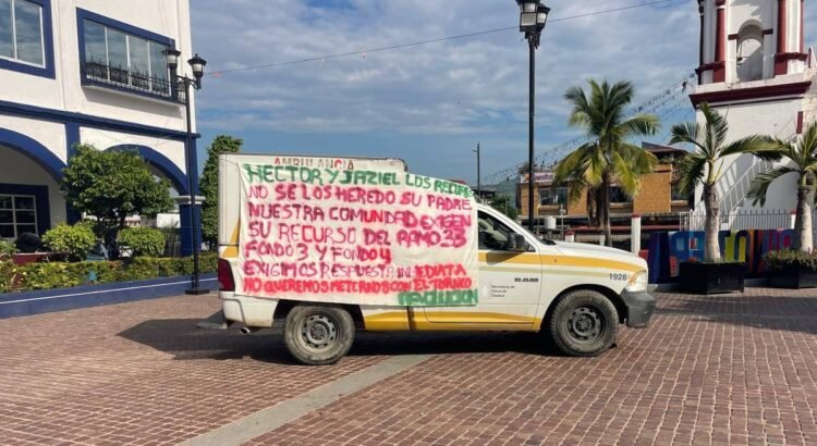 Comunidades afro de Oaxaca toman palacio de Pinotepa Nacional; denuncian falta de obras y recursos Comunidades afro de Oaxaca toman palacio de Pinotepa Nacional; denuncian falta de obras y recursos
