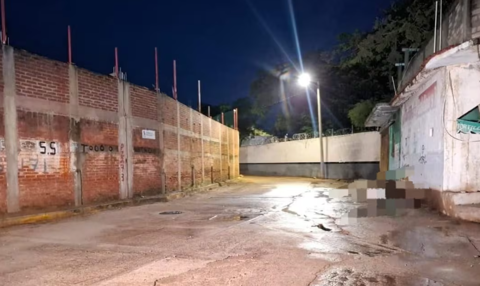 Hallan cuerpo de mujer con signos de violencia en perímetro del cuartel de la Guardia Nacional en Tehuantepec, Oaxaca