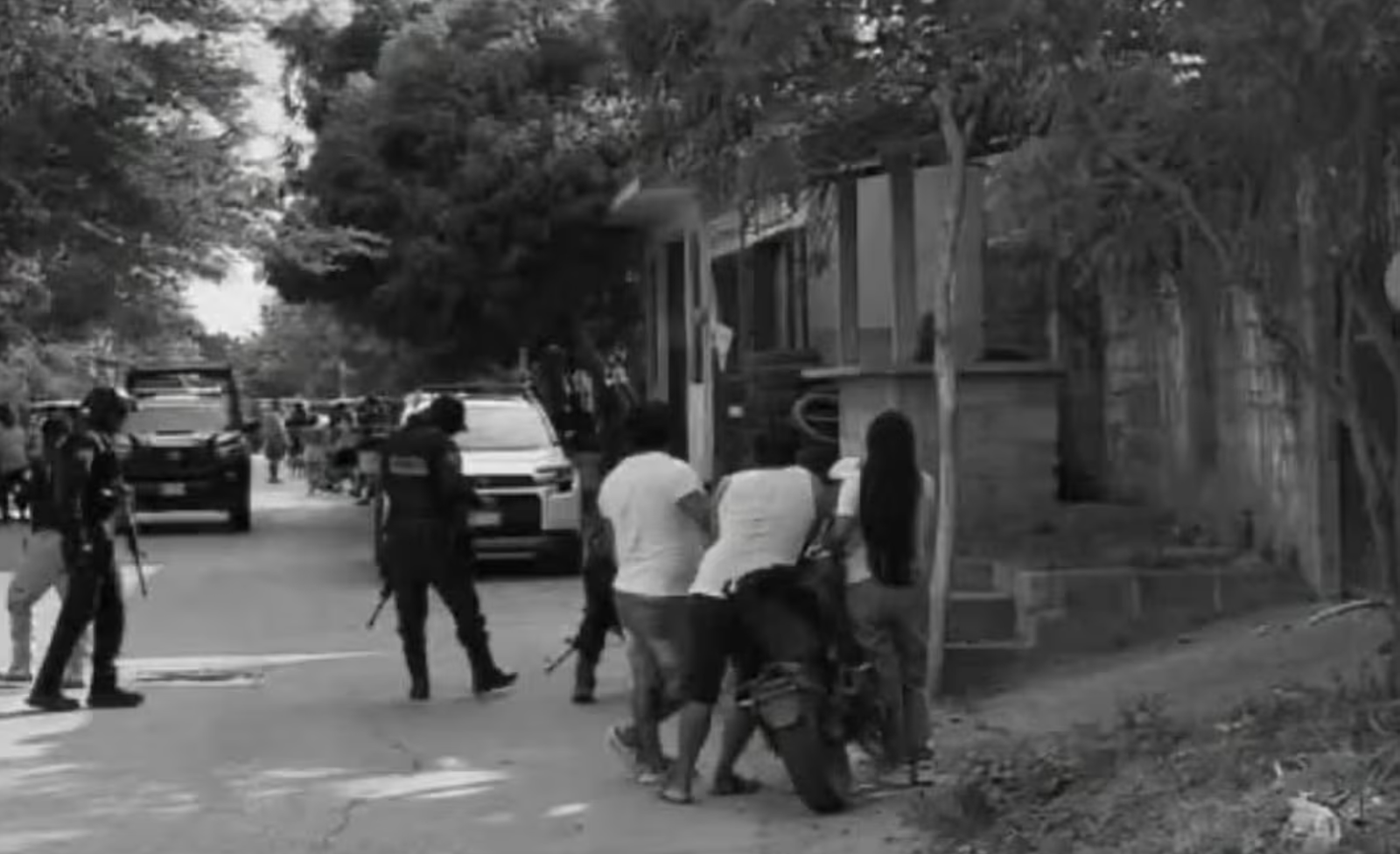 Asesinan a tres personas y tres más resultan lesionadas en dos ataques armados en Juchitán; entre los heridos hay un menor de 3 años
